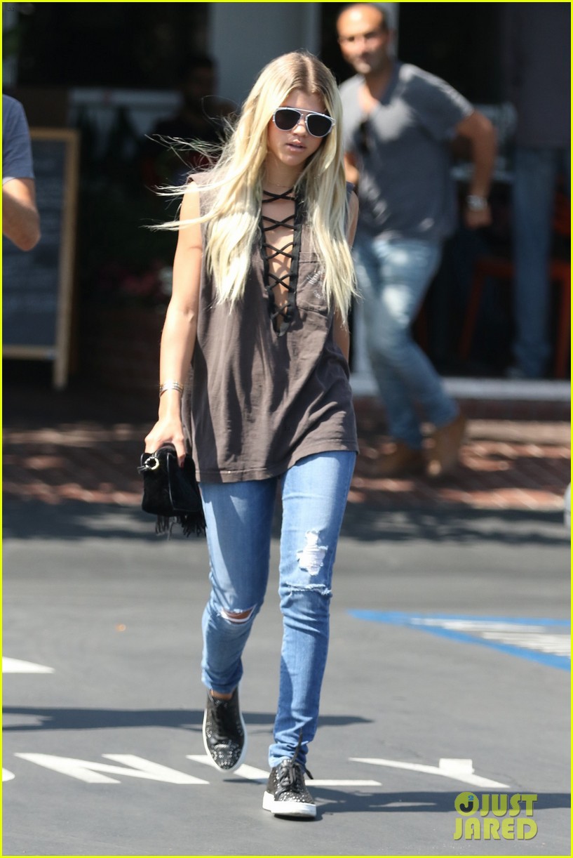 Full Sized Photo of sofia richie grabs launch at mauros cafe 08 | Sofia