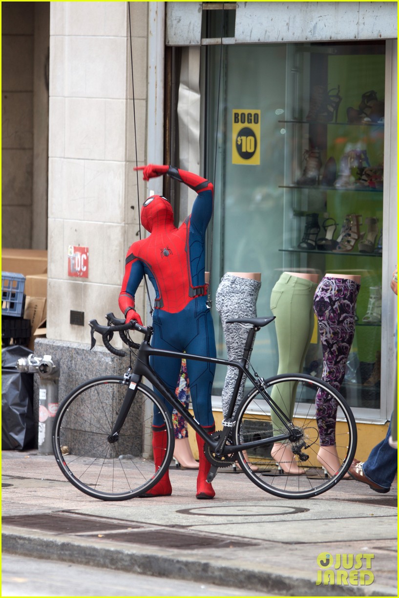 spider man swings into action on set 24