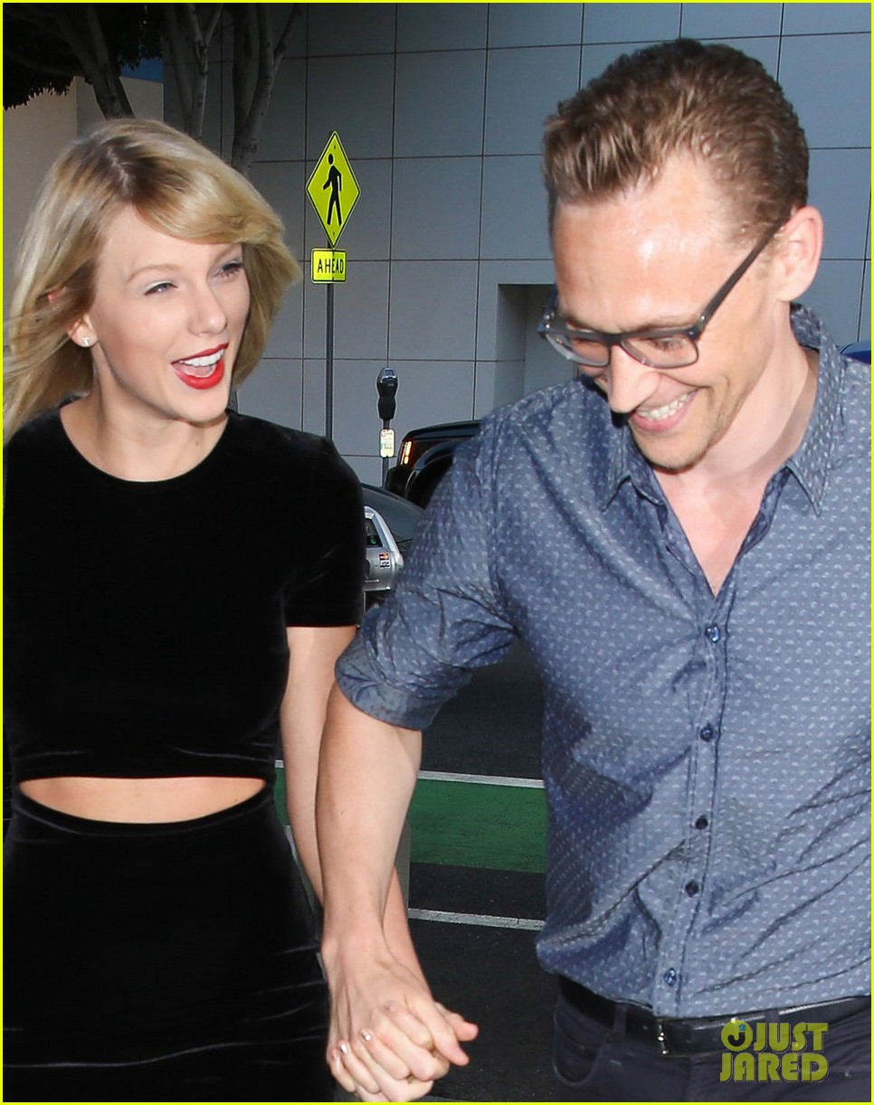Full Sized Photo Of Taylor Swift Tom Hiddleston Share Adorable Smiles During Date Night 04 