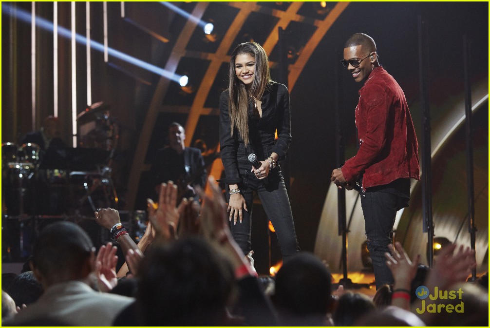 Zendaya Sings 'Let Me Love You' With Mario on 'Greatest Hits' | Photo