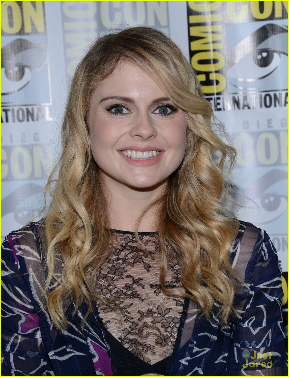 Rose McIver & Aly Michalka Hit the 'iZombie' Panel at Comic-Con 2016 ...