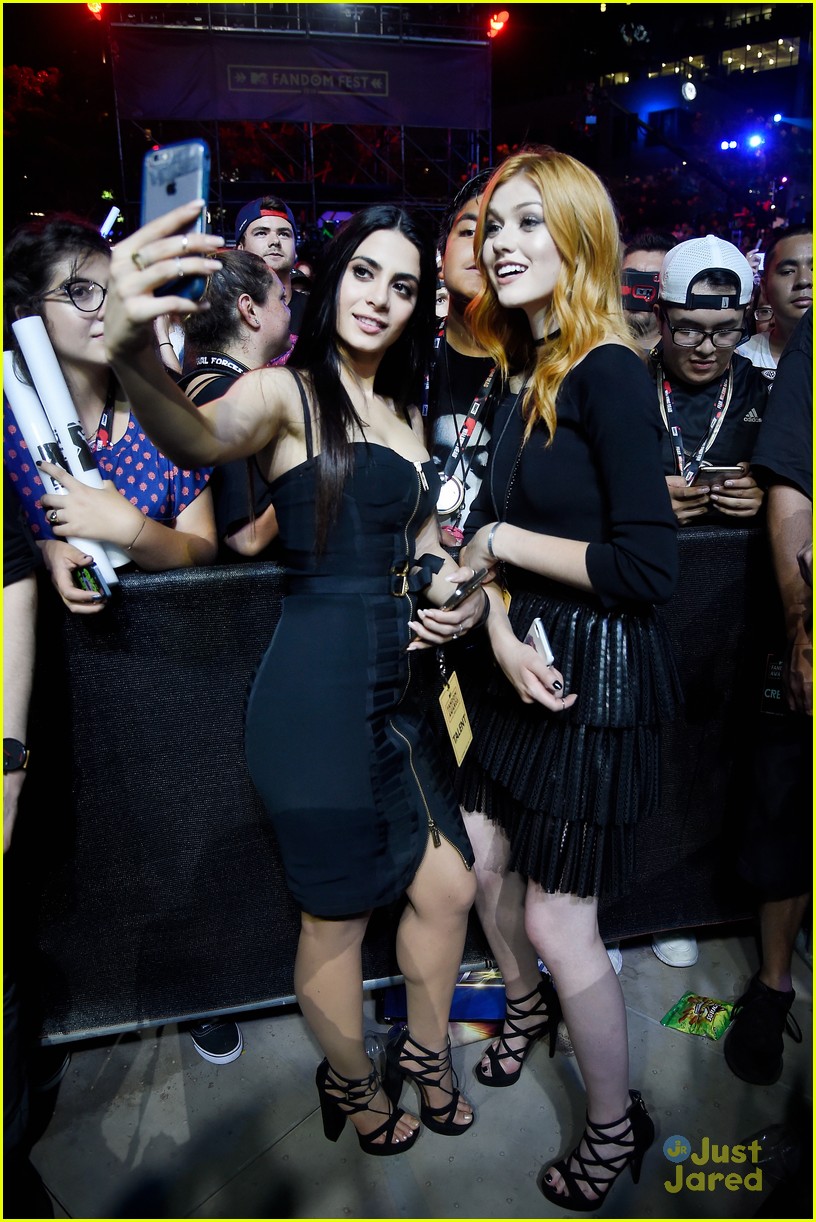 Rose McIver Presents Best New Fandom To Katherine McNamara & Emeraude