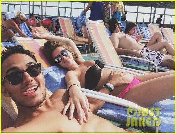 alexa penavega bare baby bump bikini 01