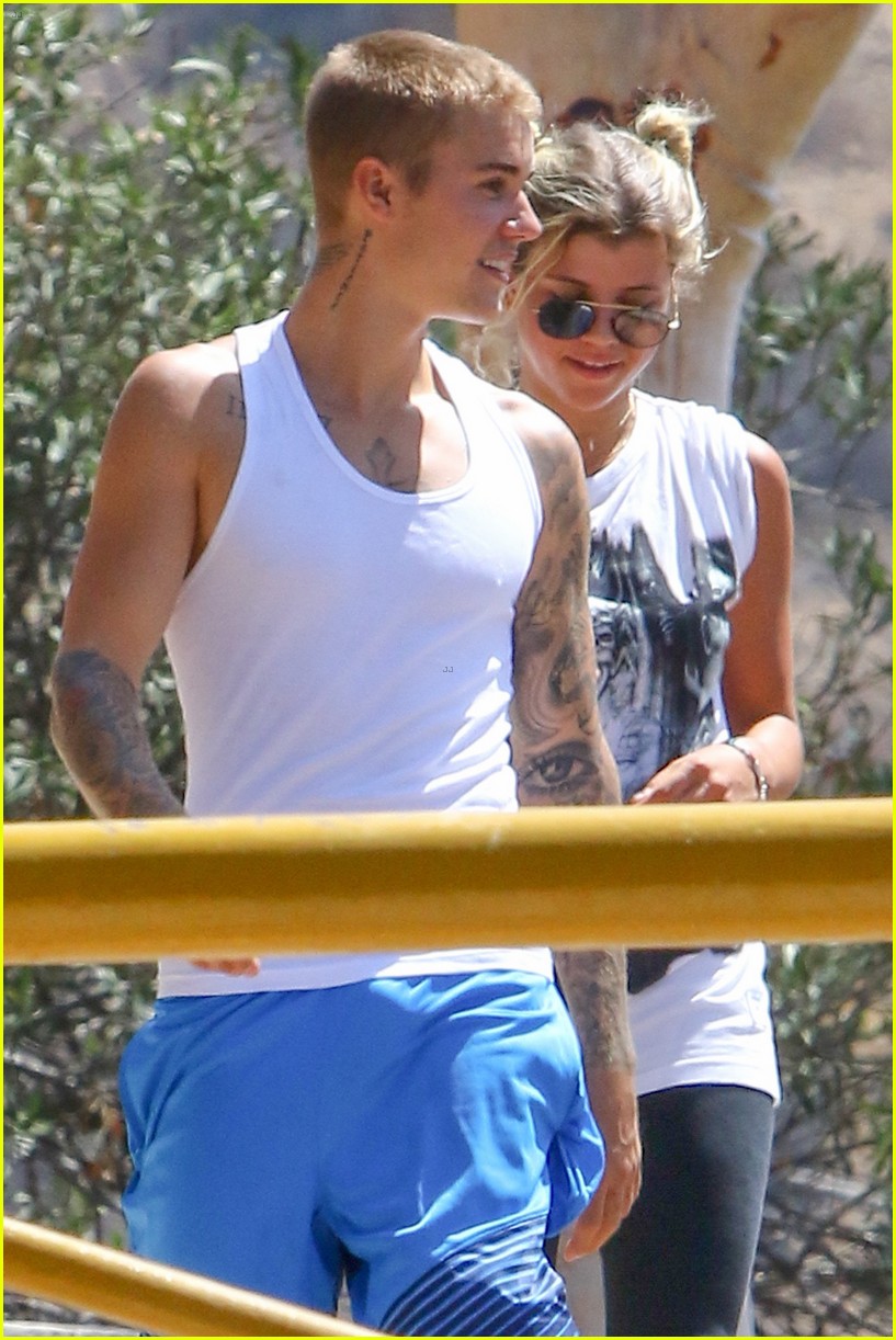 Justin Bieber & Sofia Richie Head For a Hike After Beach Date | Photo