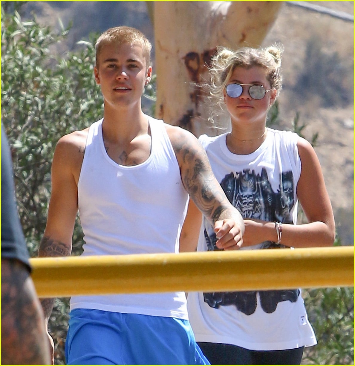 Justin Bieber & Sofia Richie Head For a Hike After Beach Date | Photo ...
