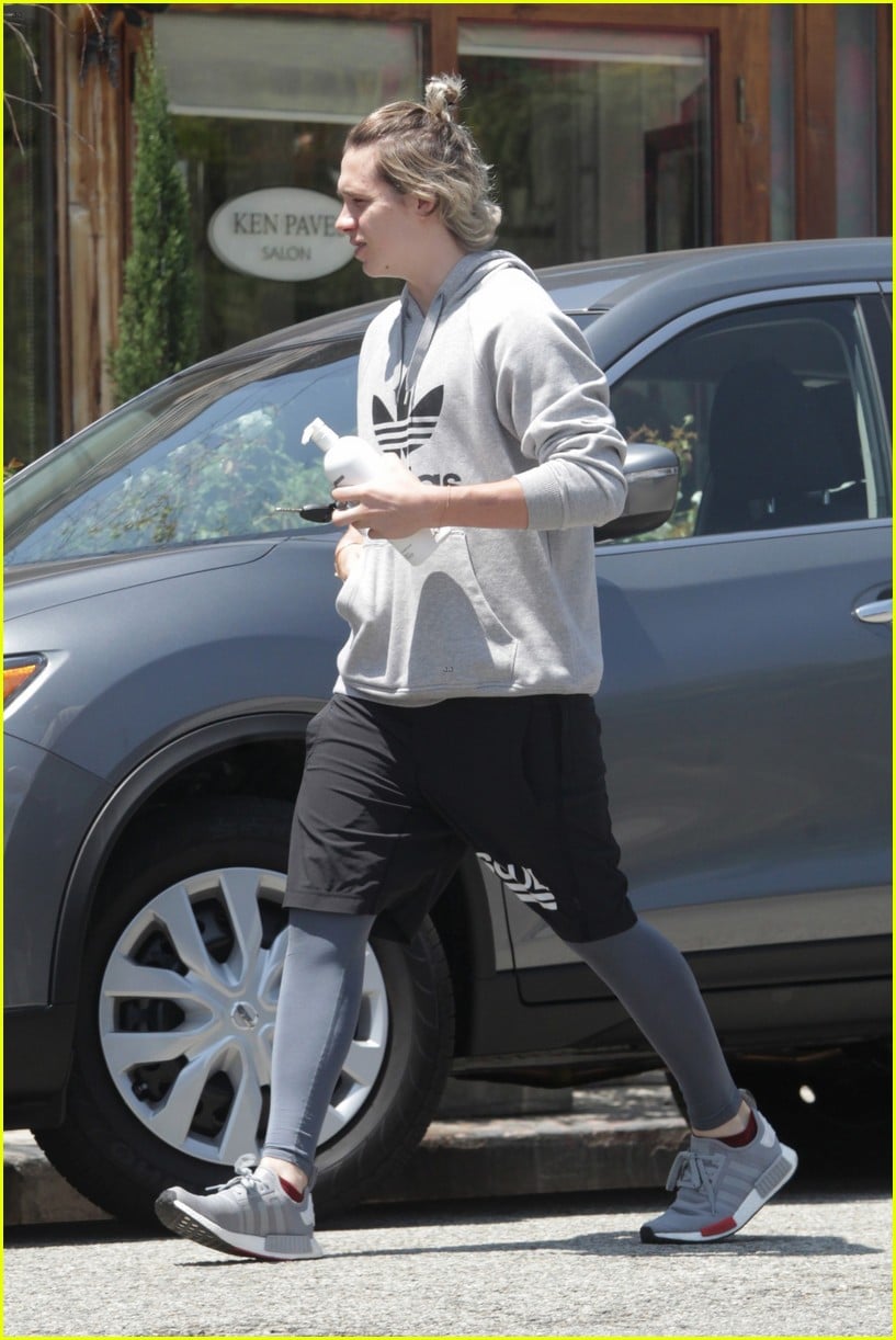 Full Sized Photo Of Brooklyn Beckham Goes Shirtless In Gym Workout Photo 26 Brooklyn Beckham