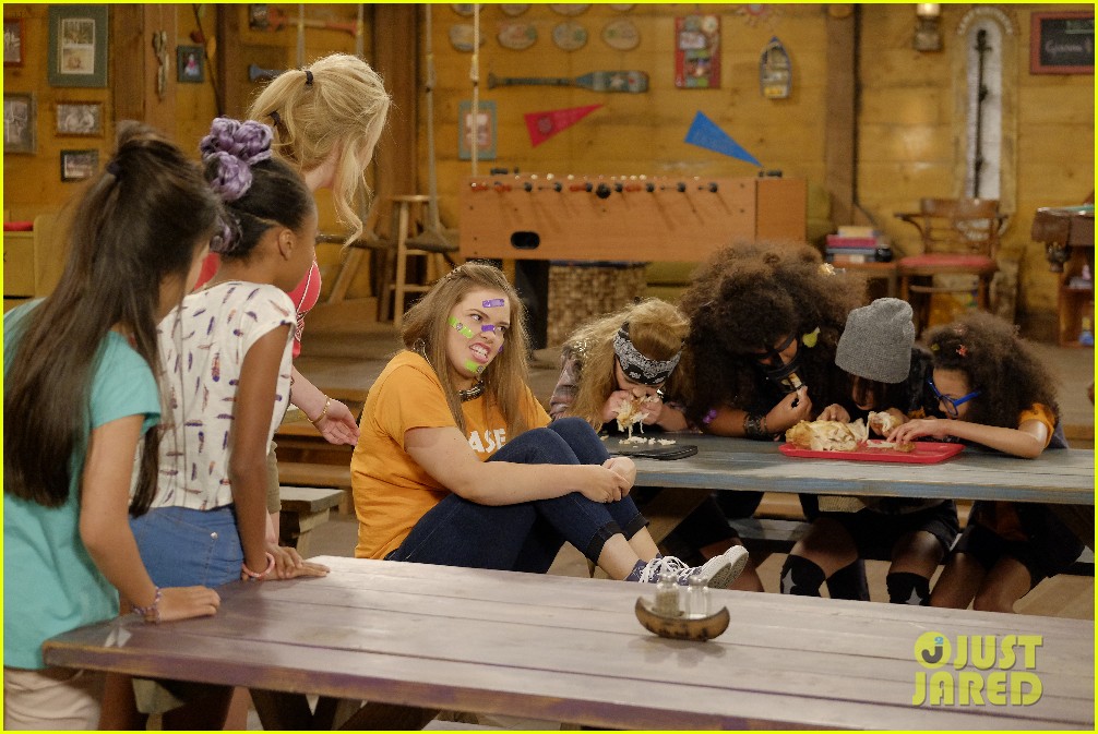 The Bunkd Girls Get A Special Visitor Tonight Photo 1014349 Photo Gallery Just Jared Jr