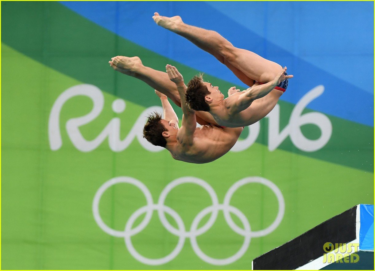 Соревнования в олимпийских играх. Tom Daley Rio 2016. Прыжки в воду олимпиада. Прыжки в воду Олимпийские игры. Летние Олимпийские игры прыжки в воду.