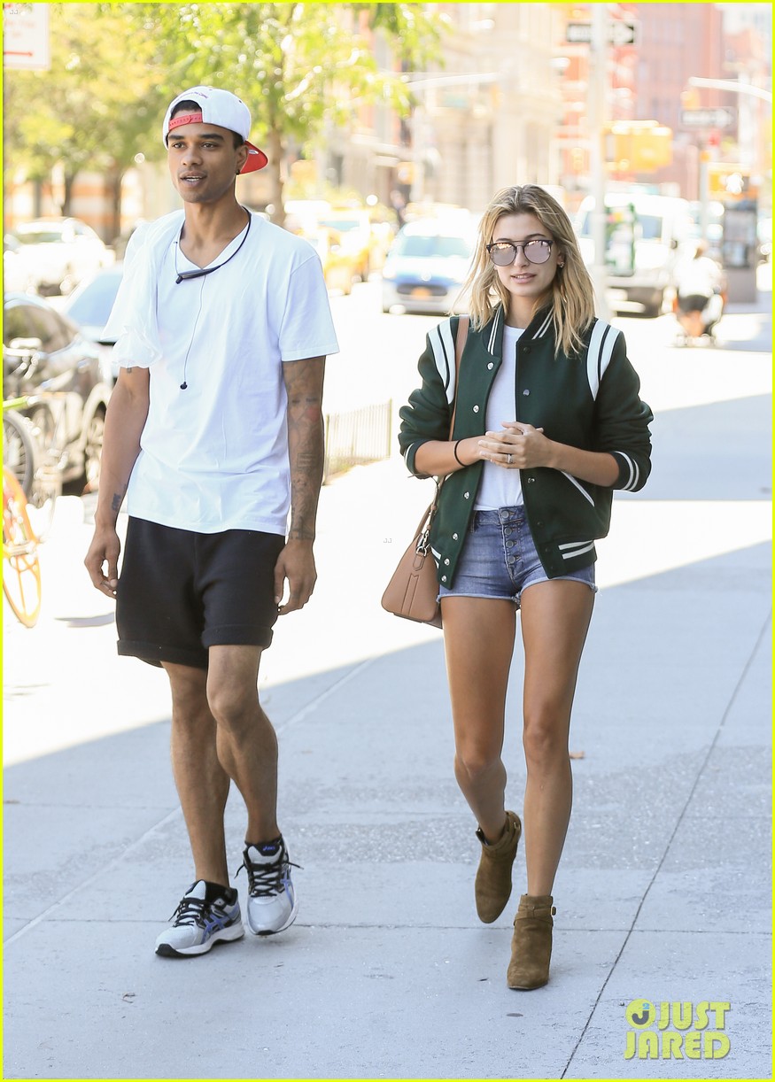 Hailey Baldwin Has a Makeup Line Coming in November! | Photo 1014402