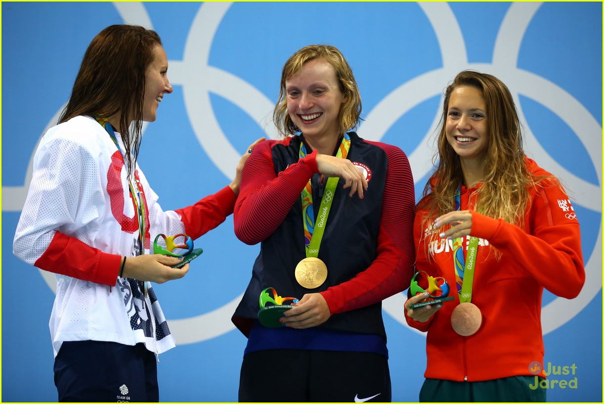katie ledecky smashes own record 4th gold medal 05