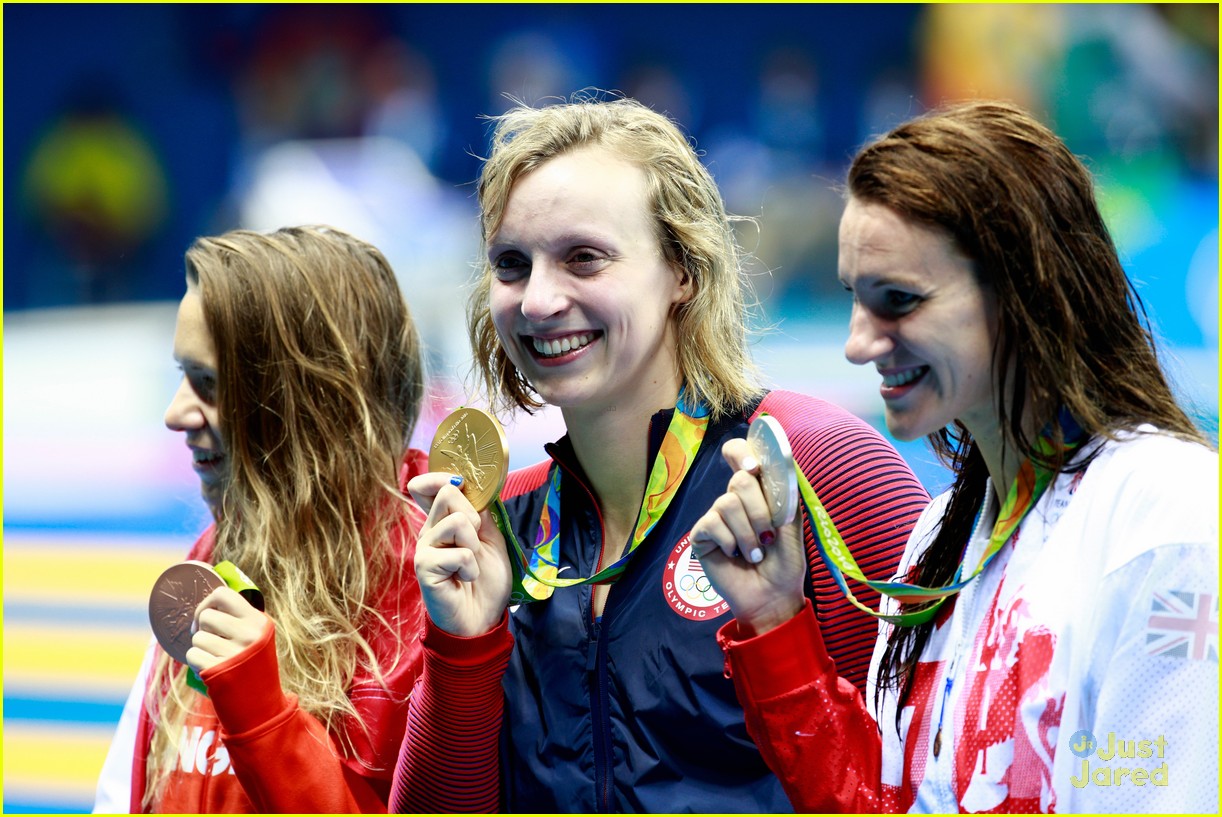 Katie Ledecky Smashes Own Record 4th Gold Medal 06 