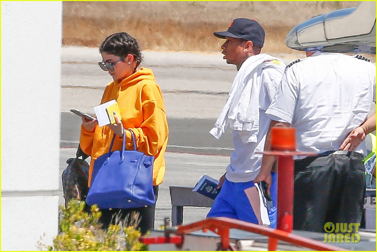 Full Sized Photo of kylie jenner tyga return from turks after bday
