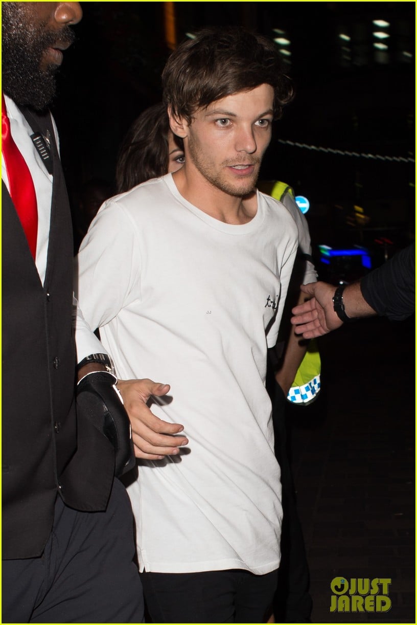 Louis Tomlinson Holds Hands With Danielle Campbell for London Night Out ...