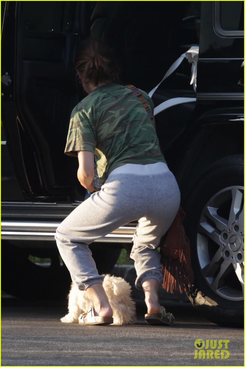 Full Sized Photo of lucy hale dog zit cream studio city 07 | Lucy Hale