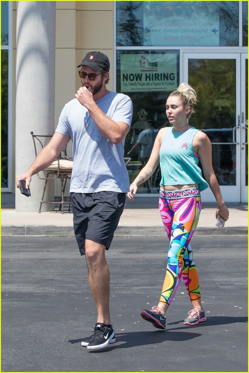 Full Sized Photo of miley cyrus have an afternoon lunch date 09 | Miley