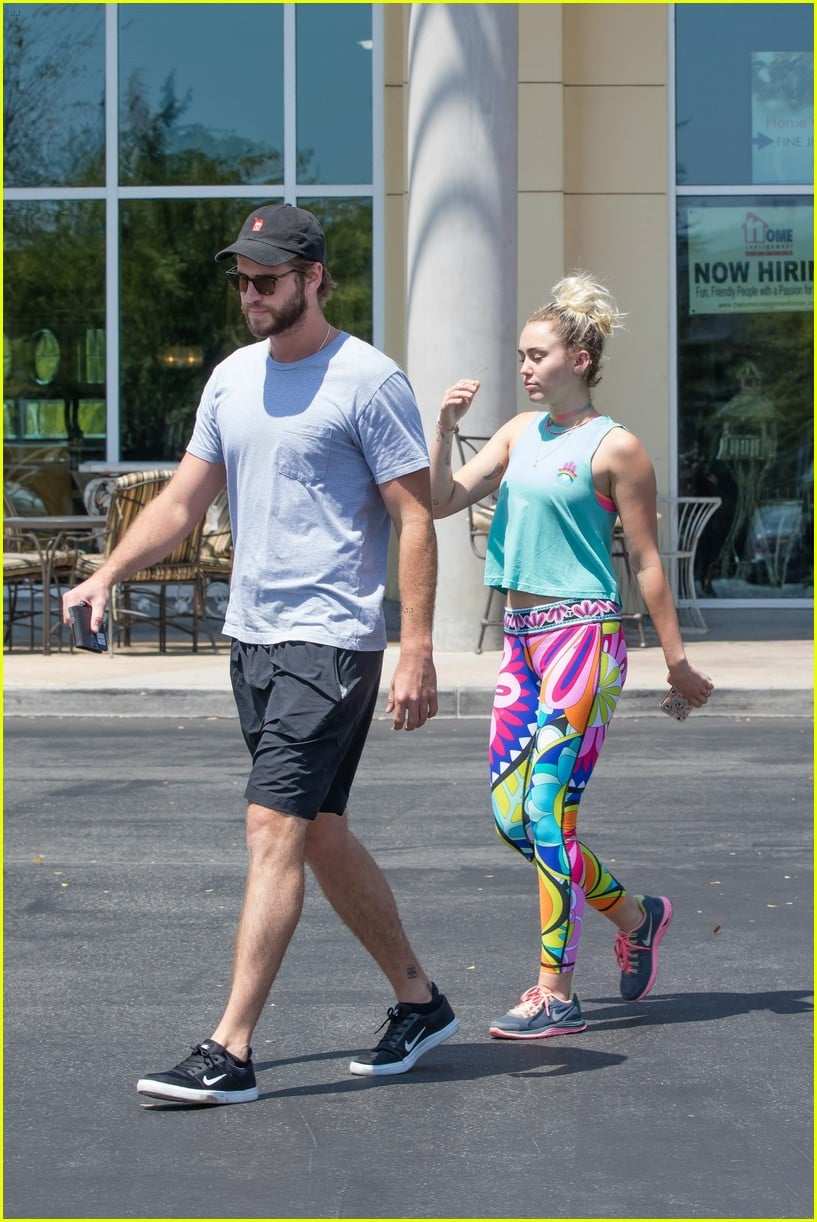 Full Sized Photo of miley cyrus have an afternoon lunch date 14 | Miley