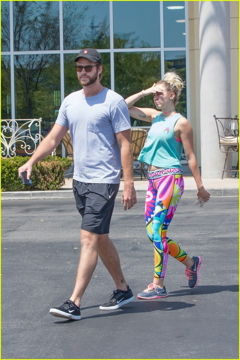 Full Sized Photo of miley cyrus have an afternoon lunch date 17 | Miley