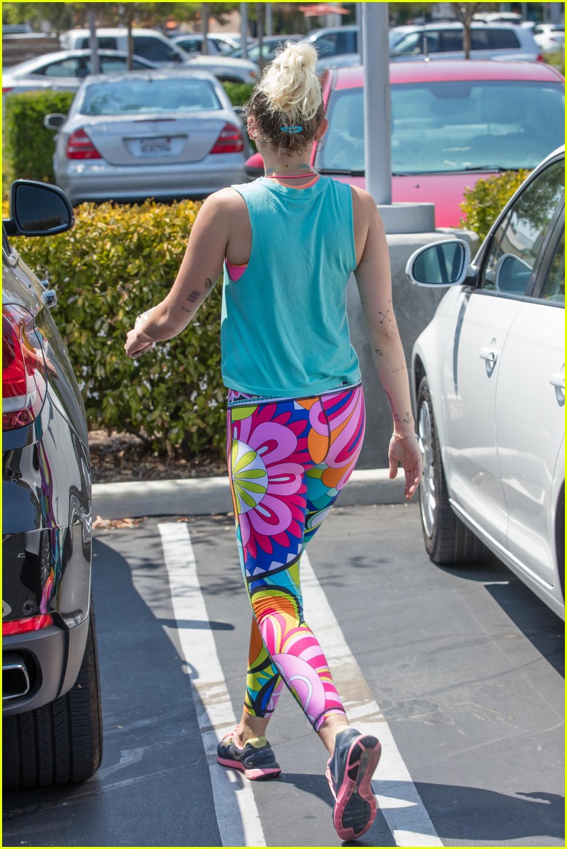 Full Sized Photo of miley cyrus have an afternoon lunch date 30 | Miley