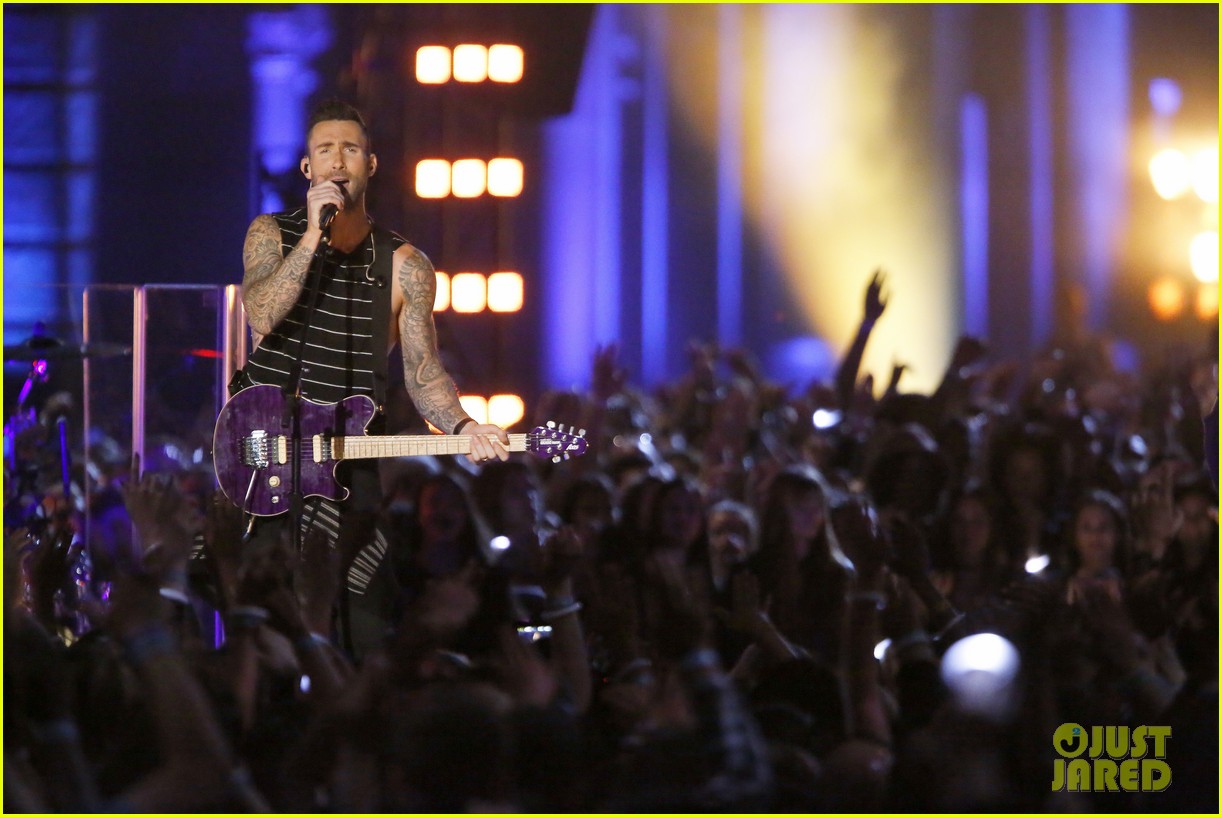 Miley Cyrus Sings with 'The Voice' Coaches Watch Now! Photo 1014177 Photo Gallery Just