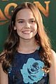 oakes fegley oona laurence petes dragon premiere 02