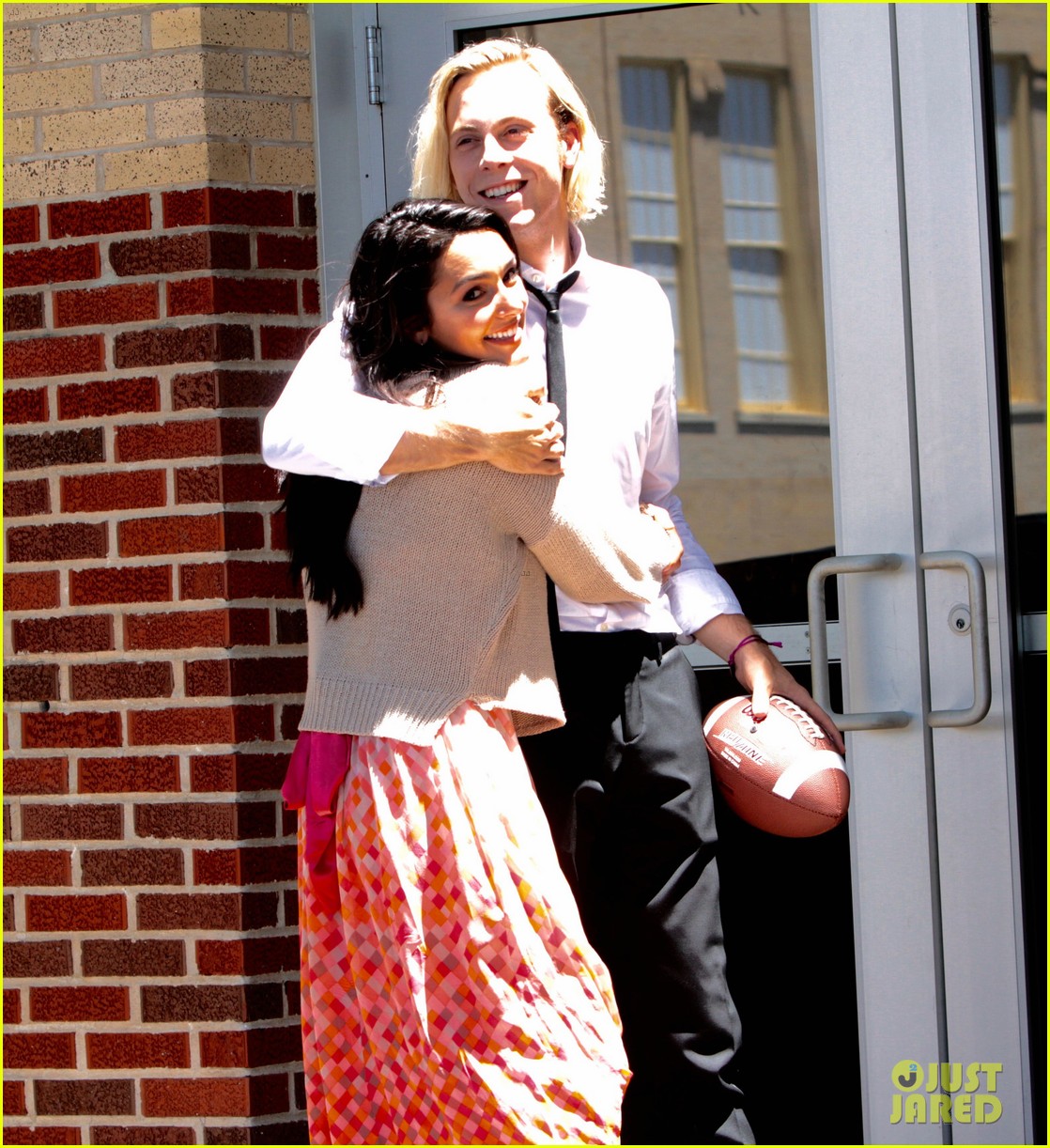 Riker Lynch Goes Shirtless on &lsquo;Colossal Youth&rsquo; Set | Photo 1008115