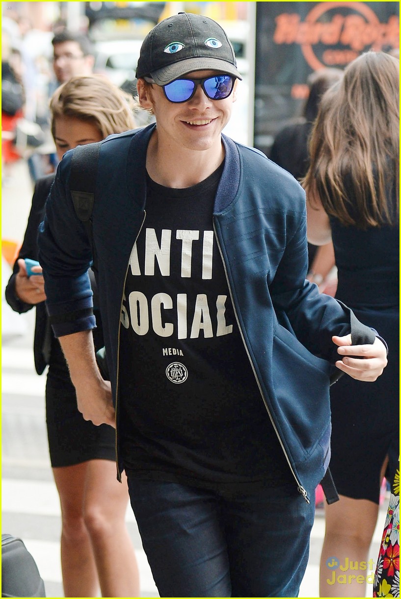 Rupert Grint Contradicts His 'Anti-Social' Shirt: 1016692 Pictures | Just Jared Jr.