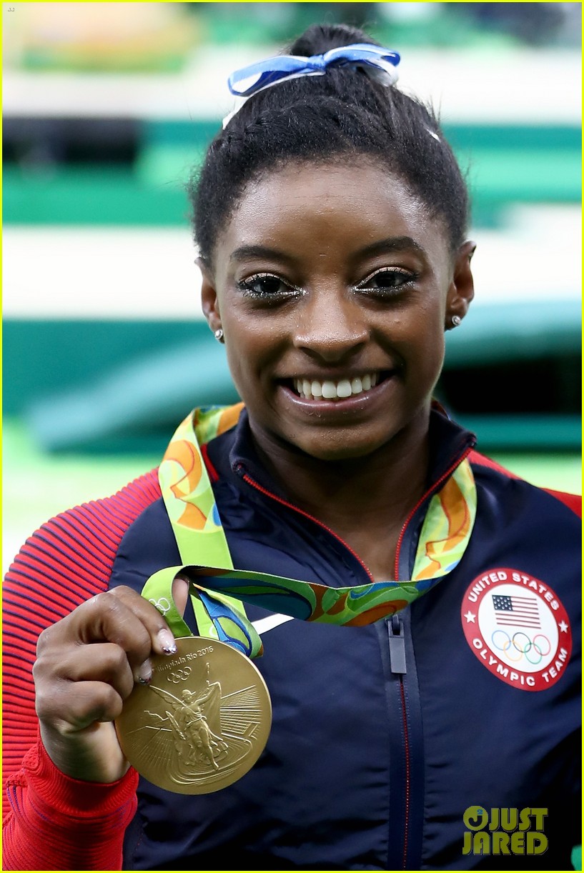 Olympic Gold Medalists Simone Biles & Simone Manuel Smile Wide for Fun ...