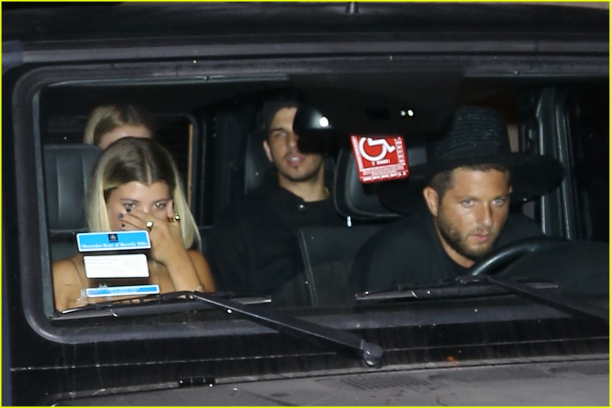 Sofia Richie Celebrates Her 18th Birthday With Friends & Family | Photo