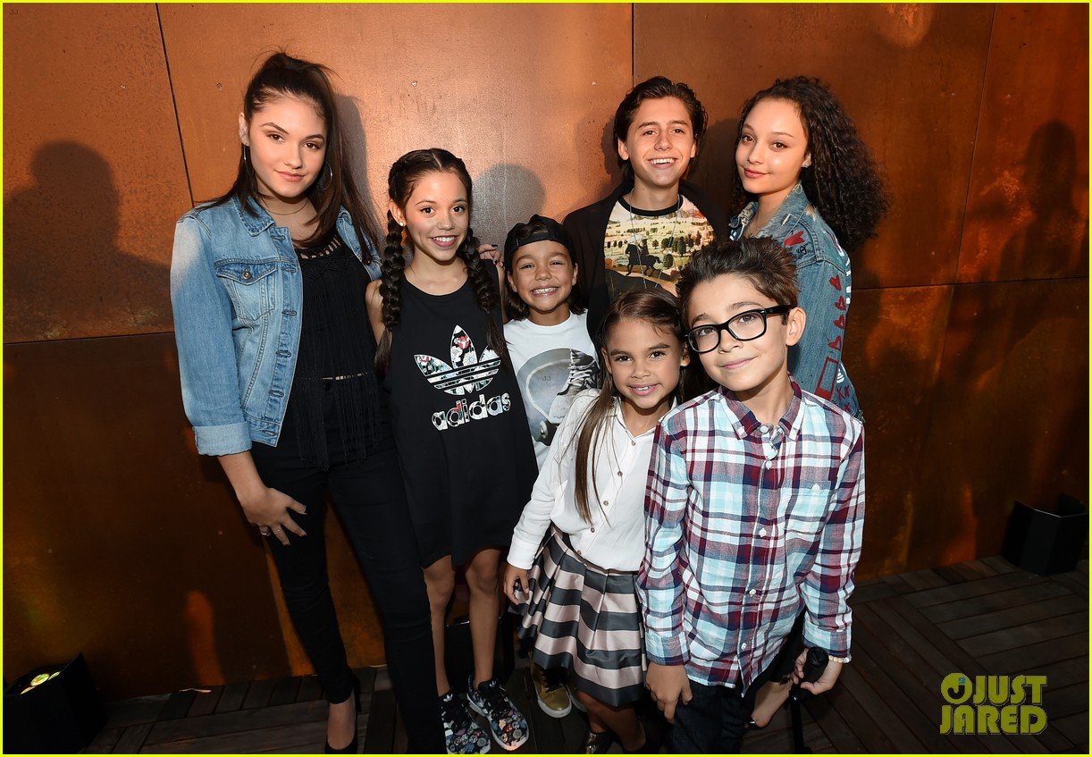  stuck in the middle cast unites at jjj s disney mix party photo