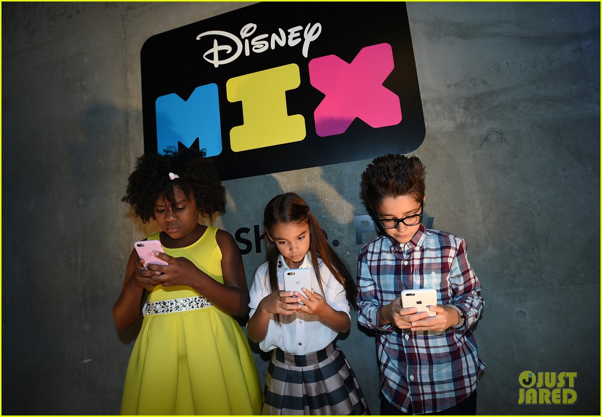 Full Sized Photo of stuck in the middle cast just jared jr disney mix