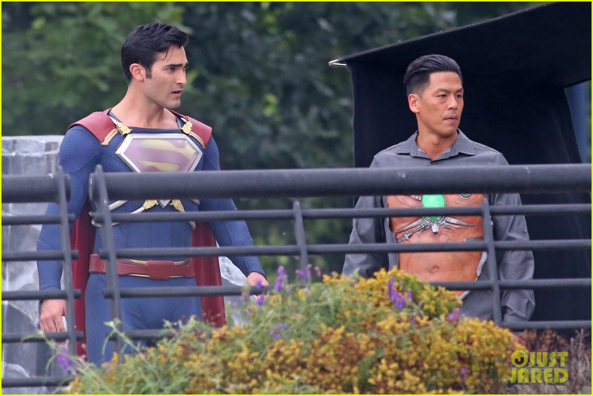 Full Sized Photo Of Tyler Hoechlin Fight Scene Superman Supergirl 10 Tyler Hoechlin Fights A