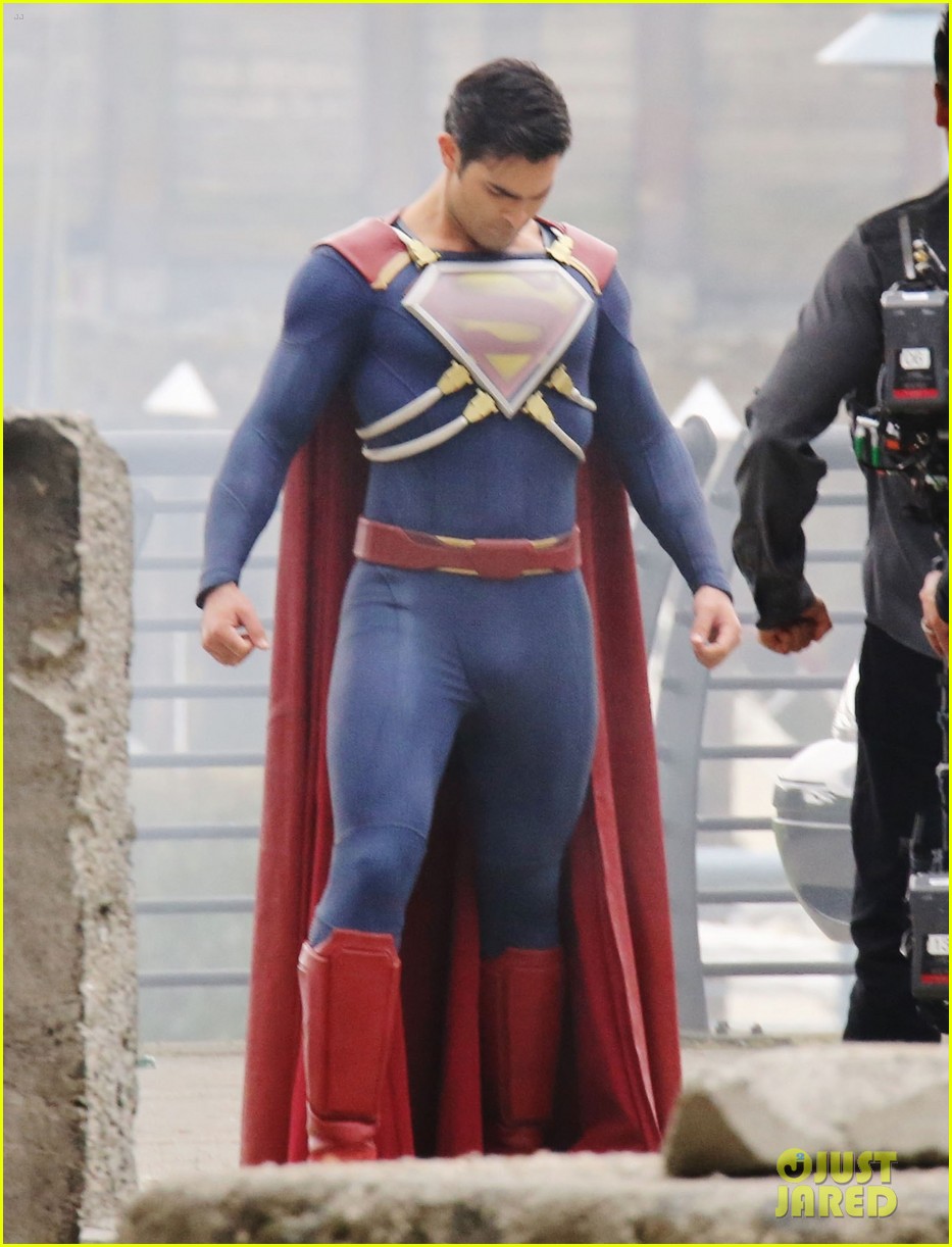 Full Sized Photo Of Tyler Hoechlin New Armor Superman Story On Supergirl 09 Supergirl Exec