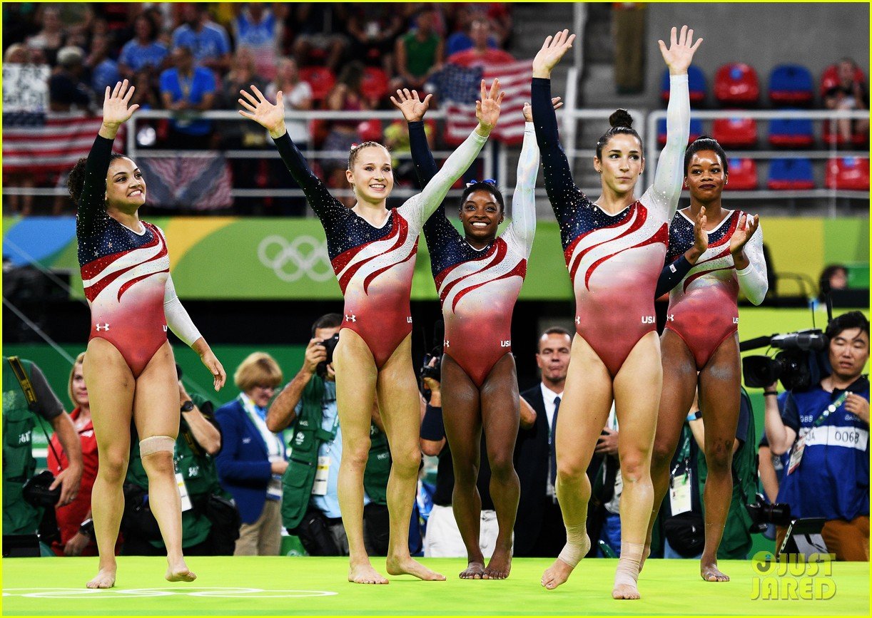 Simone Biles Leads Usa Women S Gymnastics Team To All Around Gold Medal Photo 1008173 Photo