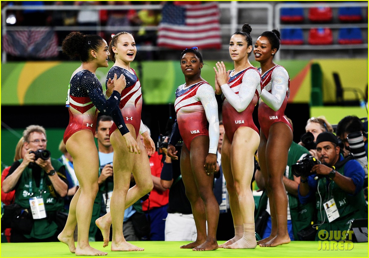Simone Biles Leads Usa Womens Gymnastics Team To All Around Gold Medal Photo 1008174 Photo 