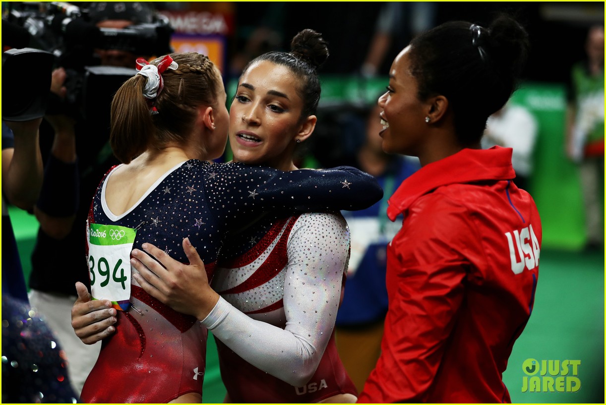 Full Sized Photo Of Usa Womens Gymnastics Team Wins Gold Medal At Rio