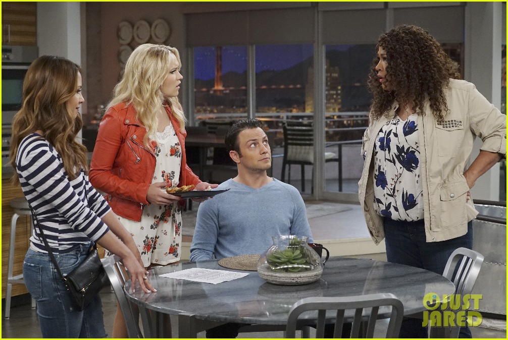 Things Get Awkward Between Gabi & Josh on Tonight's 'Young & Hungry
