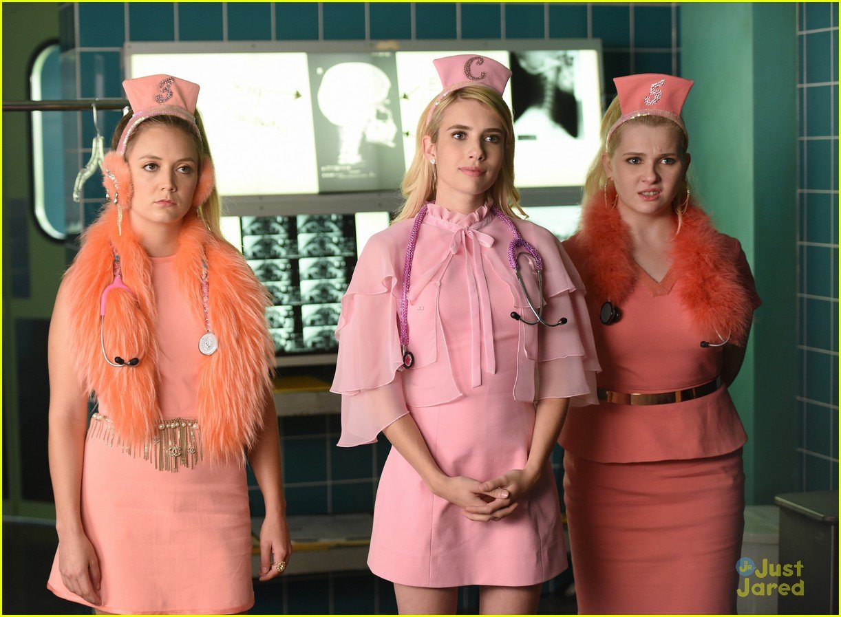 Abigail Breslin Wears Upper Body Brace on 'Scream Queens' Set! Photo