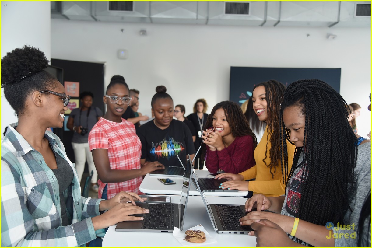 Full Sized Photo of chloe halle made with code event 04 | Chloe x Halle