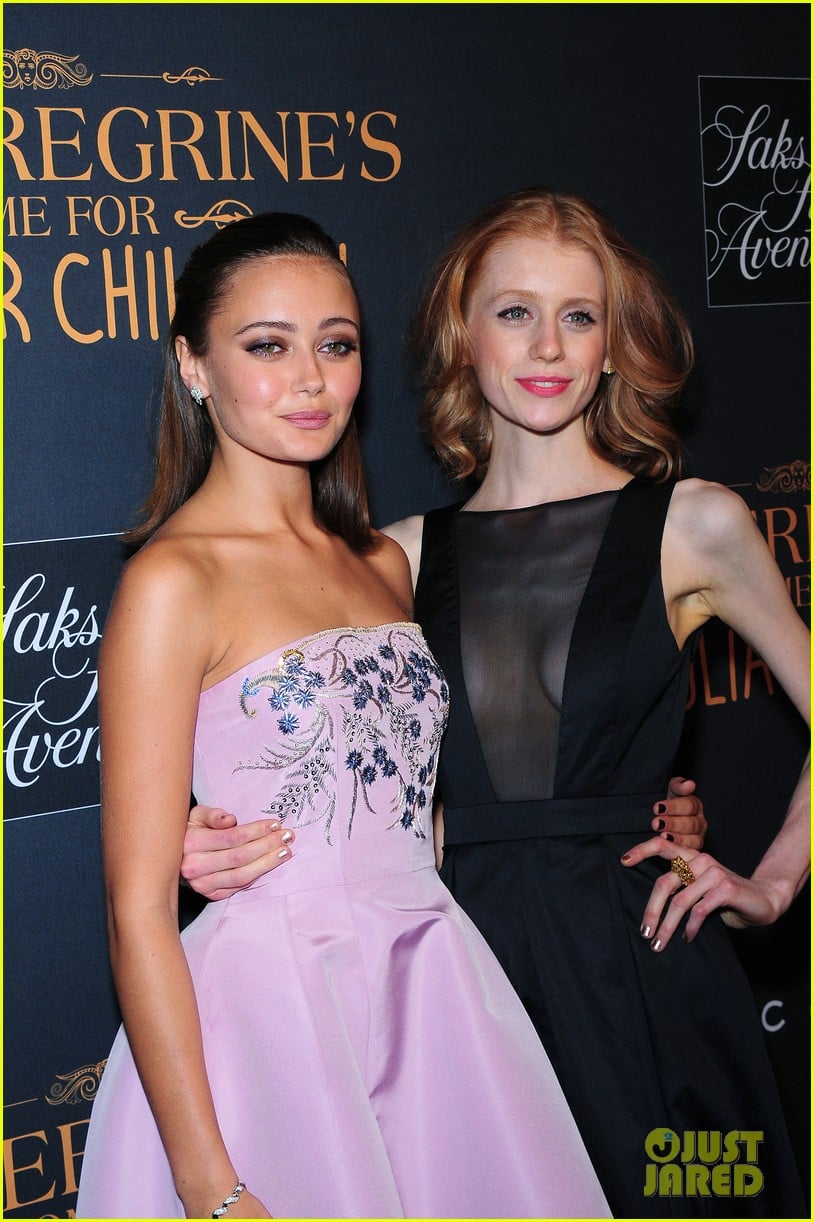 Full Sized Photo Of Ella Purnell Asa Butterfield Miss Peregrine Nyc 05 Ella Purnell Asa Butterfield Premiere Miss Peregrine S Home For Peculiar Children In Nyc Just Jared Jr