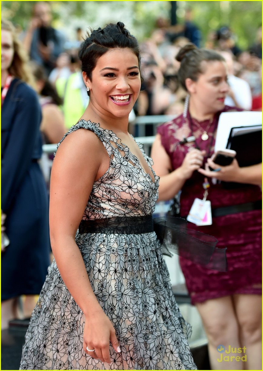Gina Rodriguez Brings 'Deepwater Horizon' To TIFF 2016 Photo 1025100