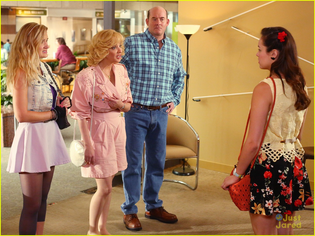 Full Sized Photo of the goldbergs heart video dating stills 33 Erica & Lainey