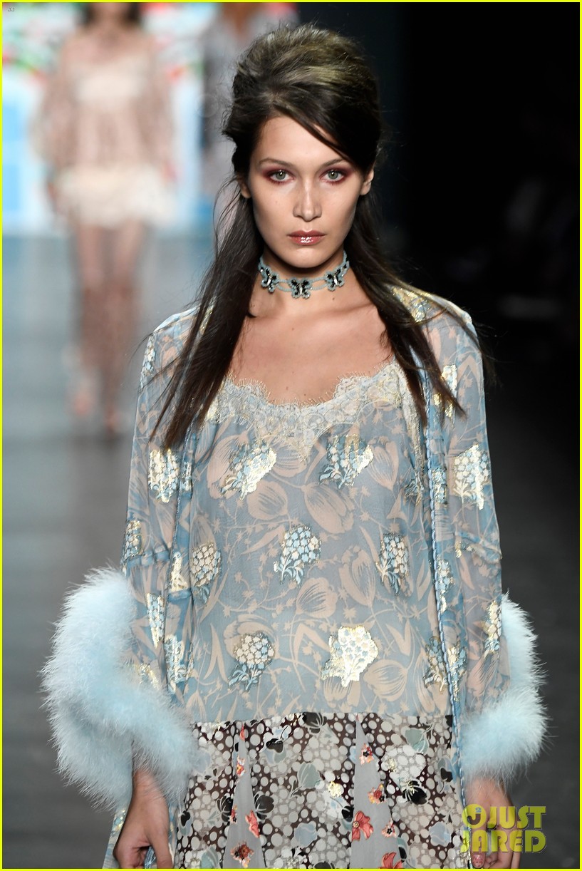 Gigi Hadid Shares The Anna Sui Runway With Younger Sis Bella Photo