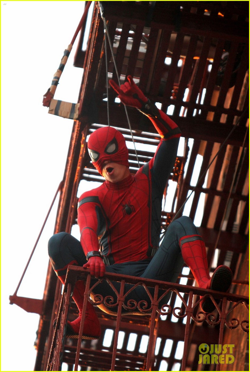 Tom Holland Jumps Off Fire Escape for 'Spider-Man' Stunt!: Photo 1031783 |  Marvel, Movies, Spider Man, Spider-Man: Homecoming, Tom Holland Pictures |  Just Jared Jr.