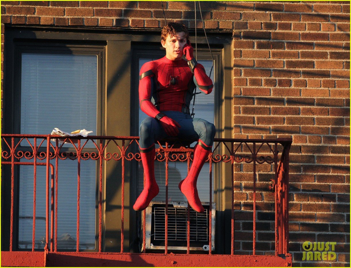 Full Sized Photo Of Tom Holland Performs His Own Spider Man Stunts On Nyc Fire Escape 12 Tom