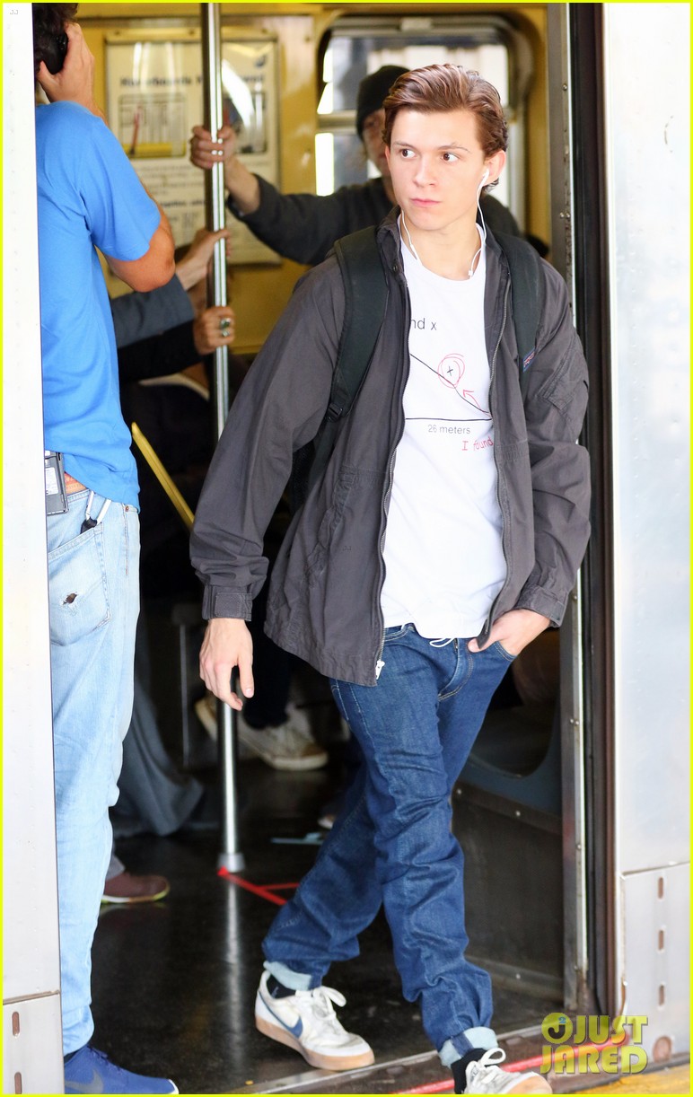 Tom Holland Takes Spider Man Homecoming To New York City Photo 1031220 Photo Gallery