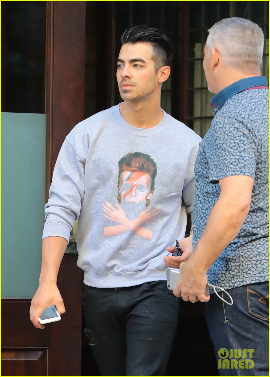 Joe Jonas & Demi Lovato Gush About Their Close Relationship Photo