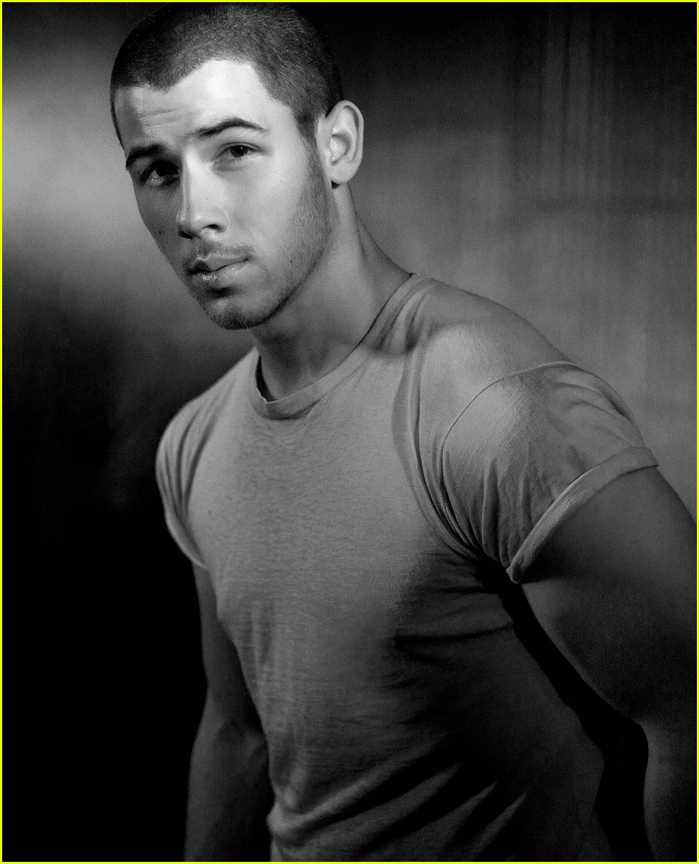 Nick Jonas Says His Current Dating Life is 'Challenging' | Photo ...