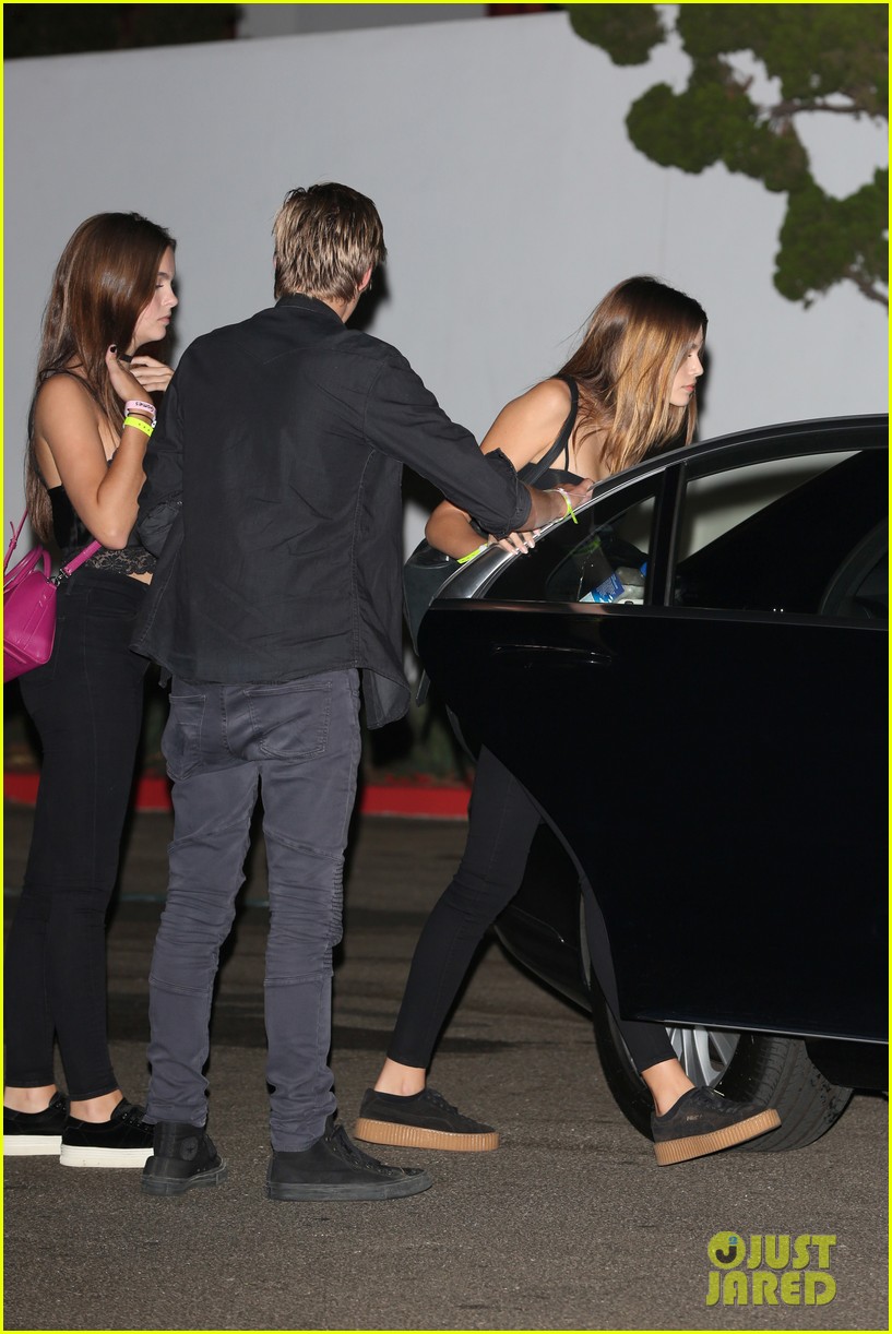 Full Sized Photo of kaia gerber chloe moretz hit up drake