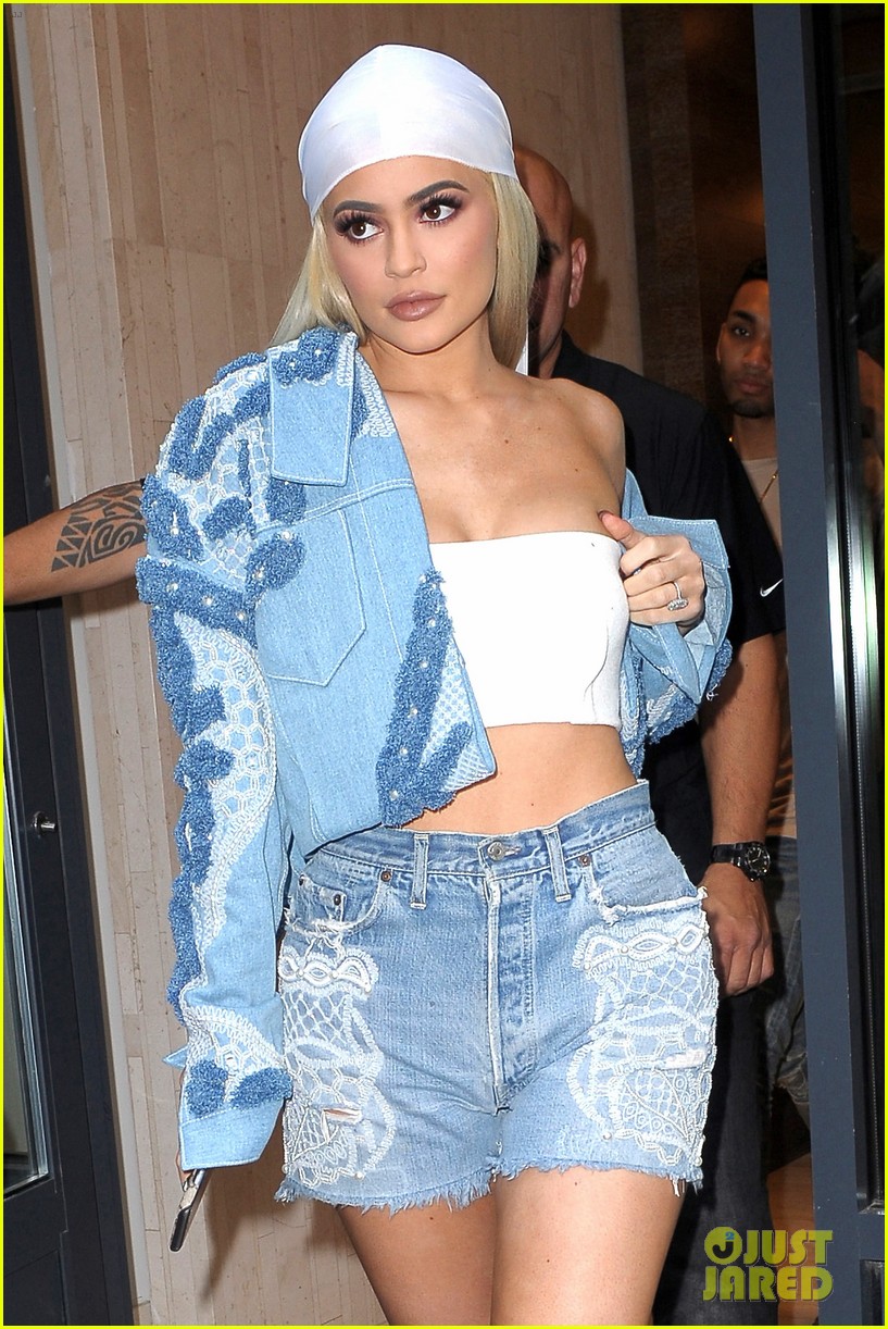 Kylie Jenner Shows Off Her Midriff During NYFW 2016!: Photo 1023051, 2016  New York Fashion Week September, Jordyn Woods, Kylie Jenner, Tyga Pictures