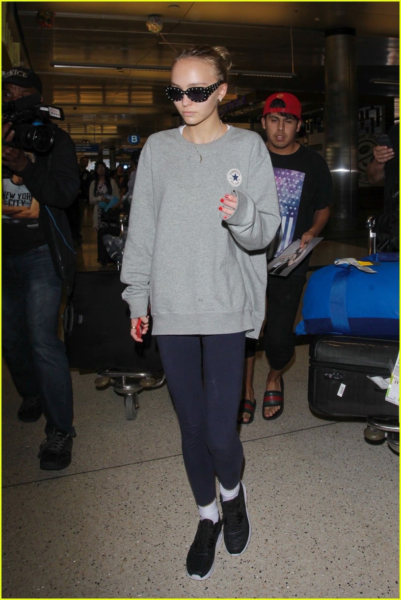 Lily-Rose Depp Arrives Back in LA After Short Trip to Paris | Photo ...